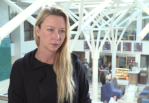 Interfejs mózg–komputer będzie testowany na ludziach jeszcze w tym roku. Technologii towarzyszą jednak wątpliwości natury etycznej