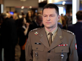 Wojsko rozwija systemy sztucznej inteligencji do wsparcia dowodzenia i cyberobrony. Ważna współpraca z przemysłem i nauką